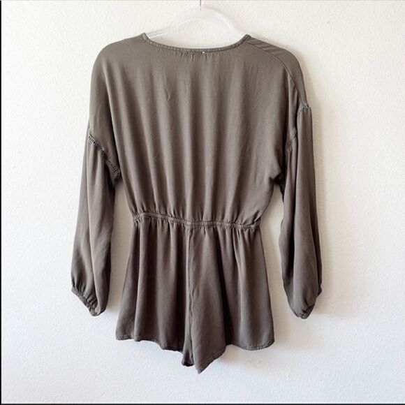 TOBI Long Sleeve Shorts Romper - Picture 7 of 9